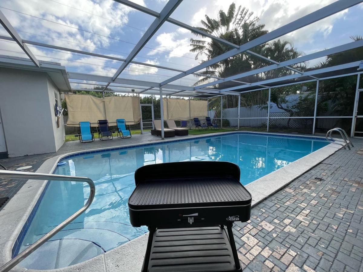 Pool Vacation Villa Hollywood Exterior photo